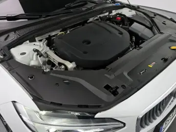 2022 Volvo S90 с пробегом 43 649 км