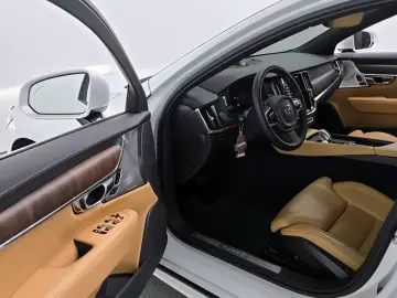2022 Volvo S90 с пробегом 43 649 км