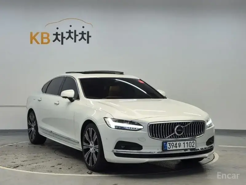 2022 Volvo S90 с пробегом 45 722 км