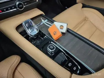 2022 Volvo S90 с пробегом 45 722 км
