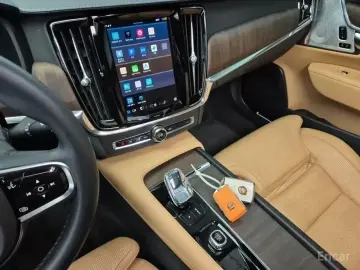 2022 Volvo S90 с пробегом 45 722 км