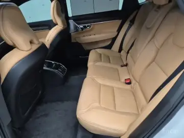 2022 Volvo S90 с пробегом 45 722 км