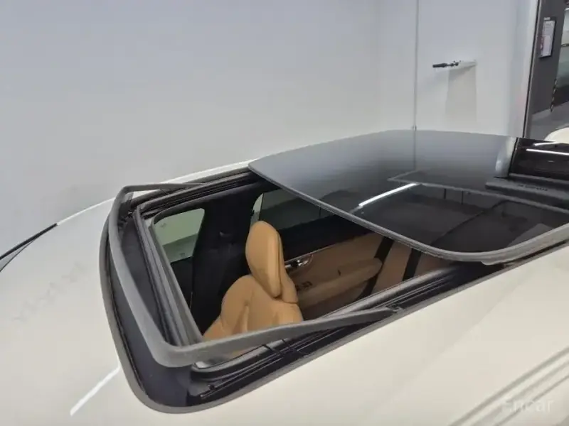2022 Volvo S90 с пробегом 45 722 км