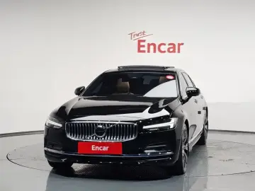 2023 Volvo S90 с пробегом 28 014 км