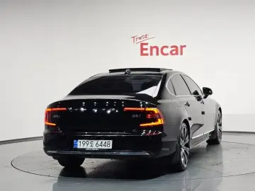 2023 Volvo S90 с пробегом 28 014 км