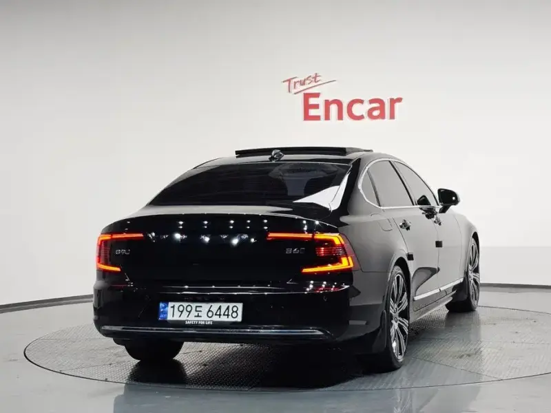 2023 Volvo S90 с пробегом 28 014 км