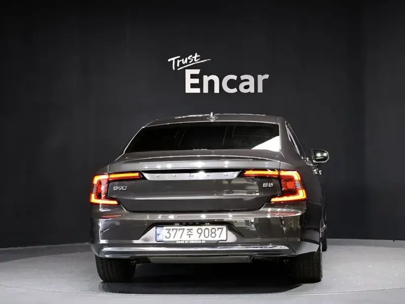 2021 Volvo S90 с пробегом 145 849 км