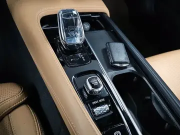 2021 Volvo S90 с пробегом 145 849 км