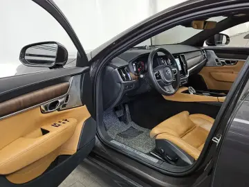 2021 Volvo S90 с пробегом 145 849 км