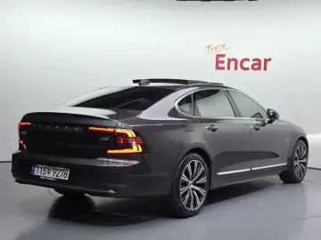2022 Volvo S90 с пробегом 44 452 км