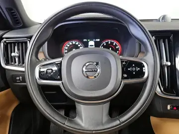 2021 Volvo S90 с пробегом 145 849 км