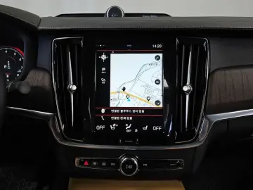 2021 Volvo S90 с пробегом 145 849 км