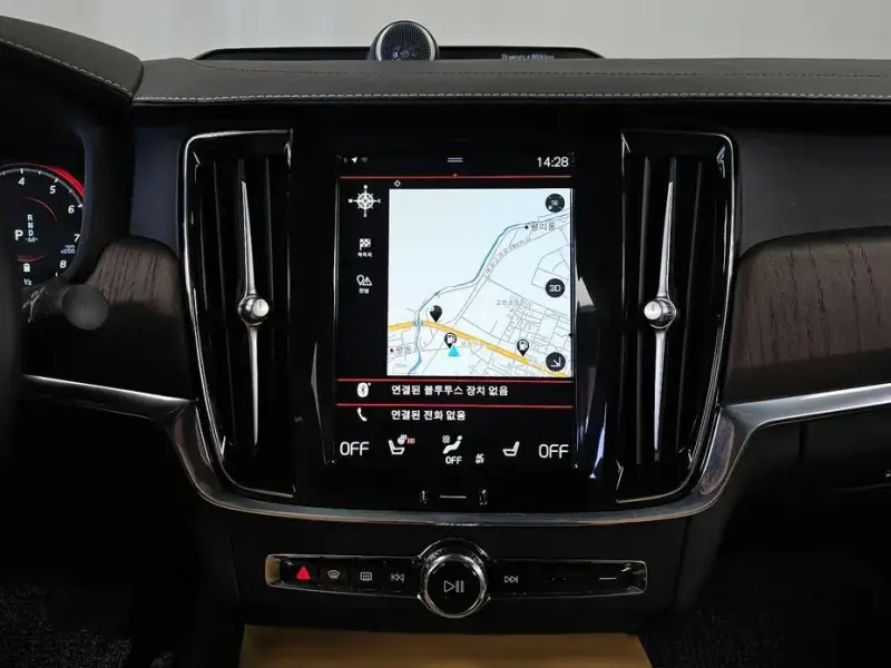 2021 Volvo S90 с пробегом 145 849 км