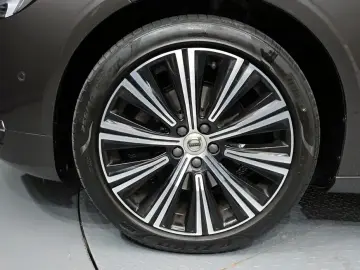 2022 Volvo S90 с пробегом 44 452 км