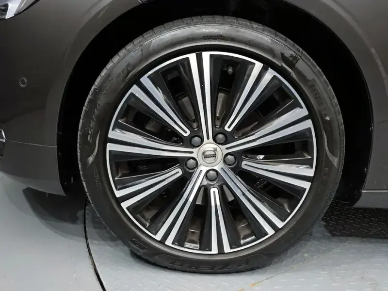 2022 Volvo S90 с пробегом 44 452 км