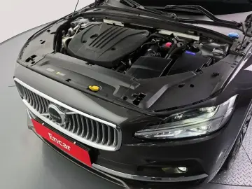 2022 Volvo S90 с пробегом 44 452 км