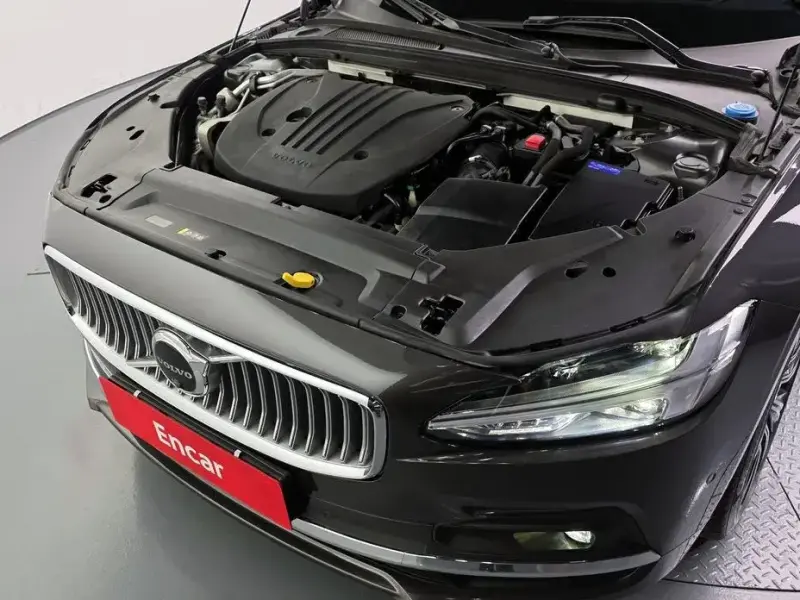 2022 Volvo S90 с пробегом 44 452 км