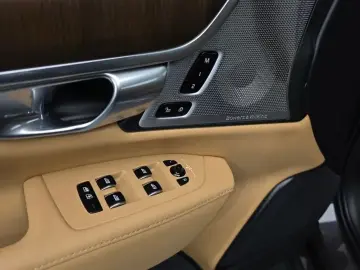 2022 Volvo S90 с пробегом 44 452 км