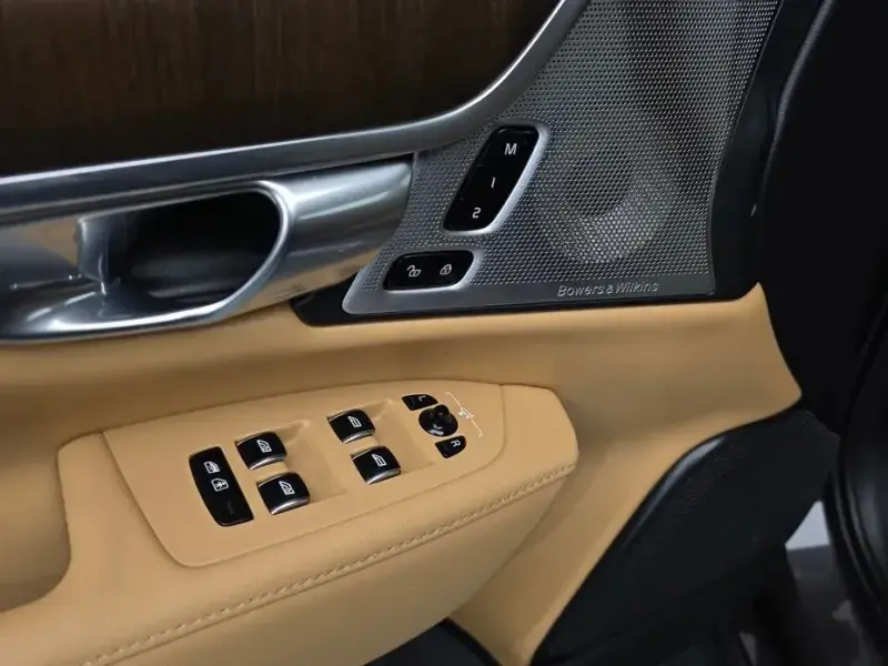 2022 Volvo S90 с пробегом 44 452 км