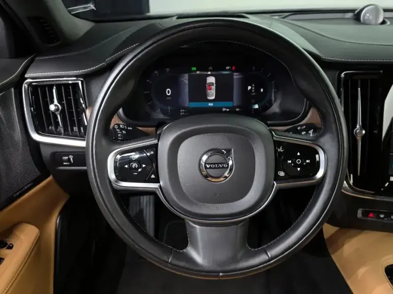 2022 Volvo S90 с пробегом 44 452 км