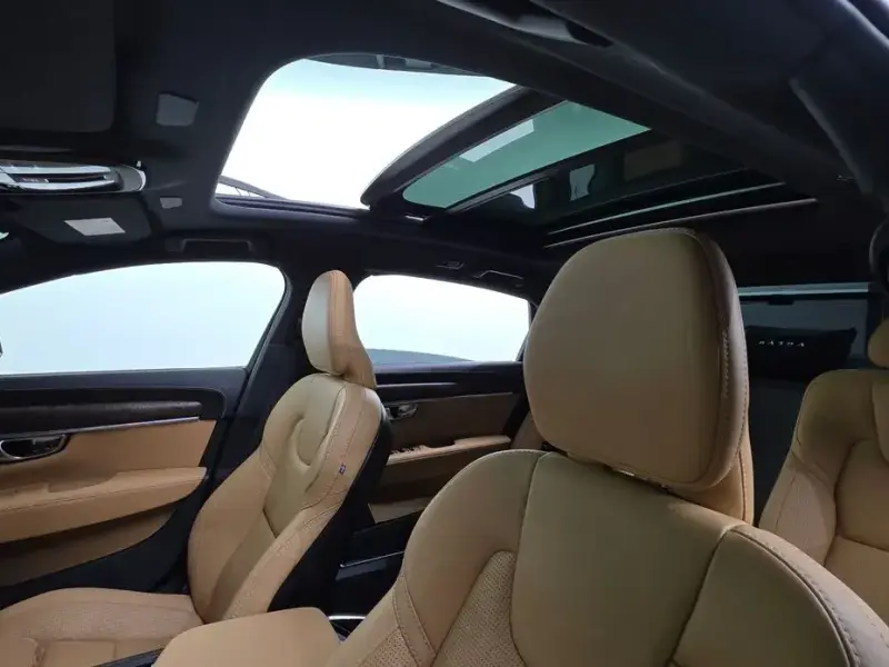 2022 Volvo S90 с пробегом 44 452 км