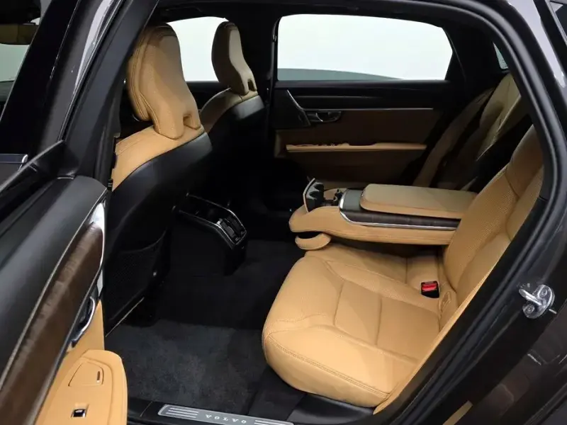 2022 Volvo S90 с пробегом 44 452 км