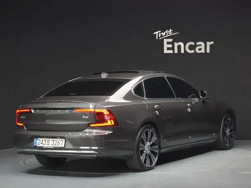 2023 Volvo S90 с пробегом 38 167 км