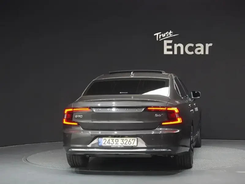 2023 Volvo S90 с пробегом 38 167 км