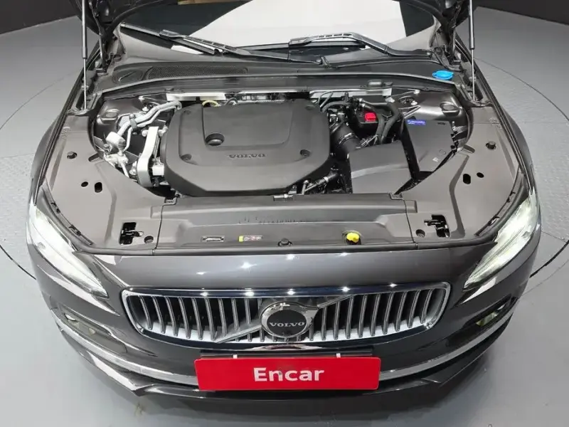 2023 Volvo S90 с пробегом 38 167 км