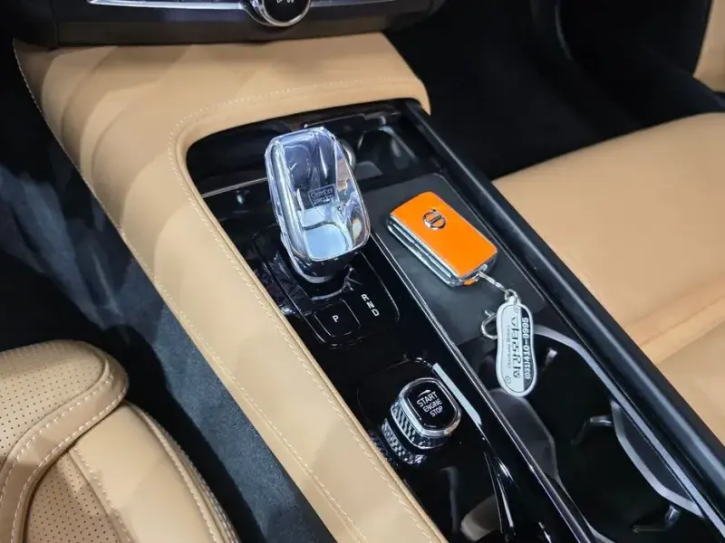 2023 Volvo S90 с пробегом 38 167 км