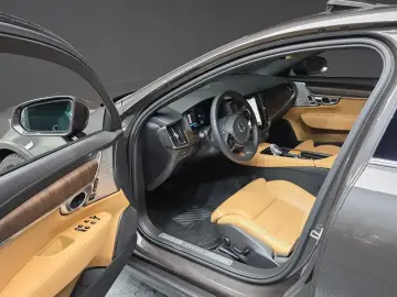 2023 Volvo S90 с пробегом 38 167 км