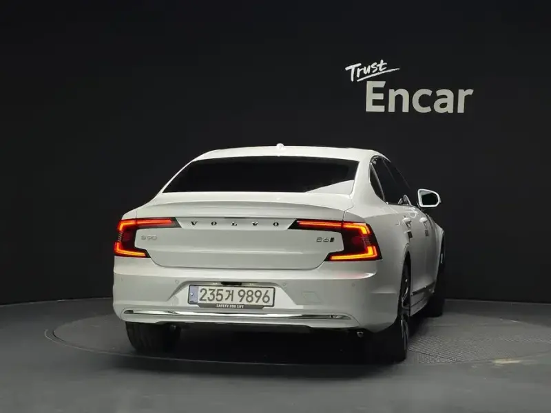 2024 Volvo S90 с пробегом 21 921 км