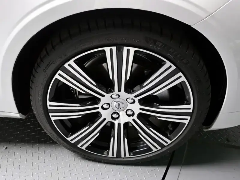 2024 Volvo S90 с пробегом 21 921 км