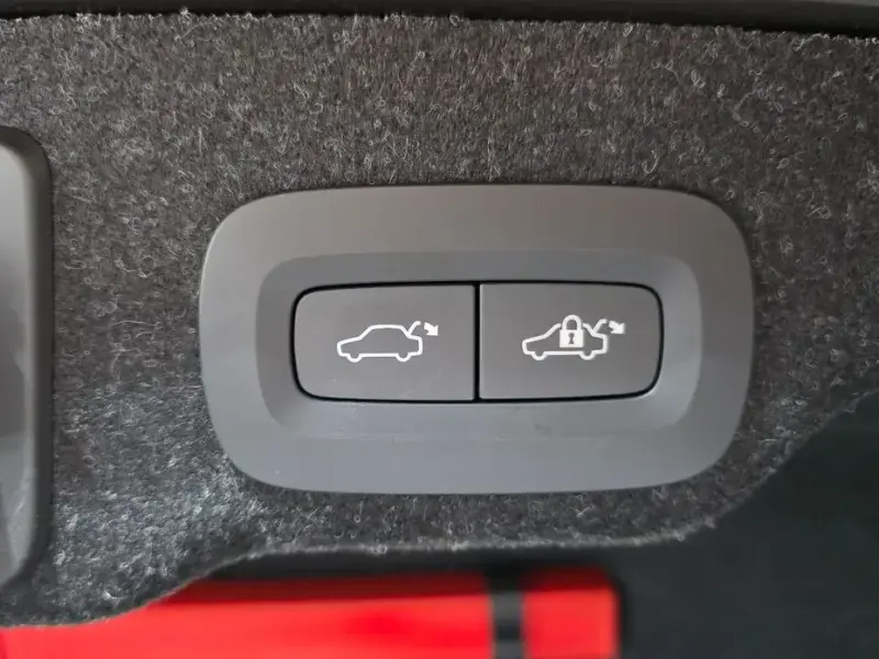 2023 Volvo S90 с пробегом 38 167 км