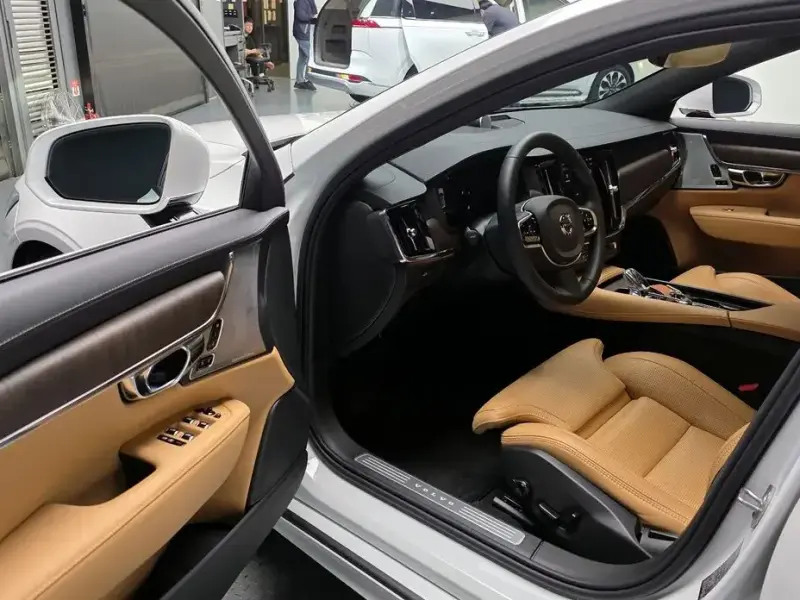 2024 Volvo S90 с пробегом 21 921 км