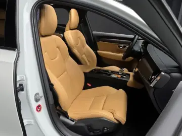 2024 Volvo S90 с пробегом 21 921 км