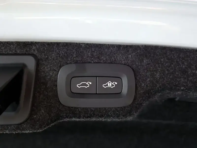 2024 Volvo S90 с пробегом 21 921 км