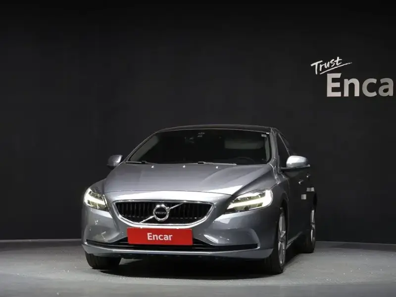 2018 Volvo V40 с пробегом 64 425 км
