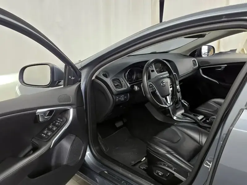 2018 Volvo V40 с пробегом 64 425 км