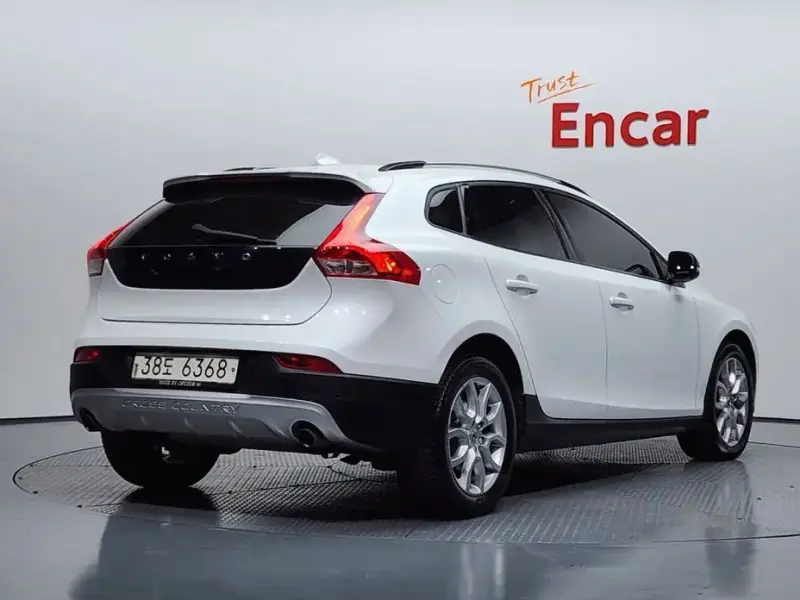 2018 Volvo V40 с пробегом 221 349 км