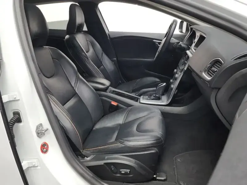 2018 Volvo V40 с пробегом 221 349 км