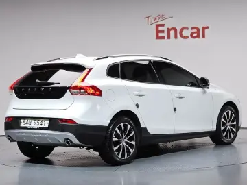 2019 Volvo V40 с пробегом 49 565 км