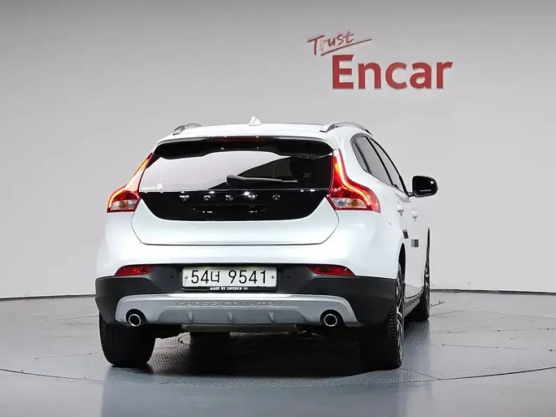 2019 Volvo V40 с пробегом 49 565 км