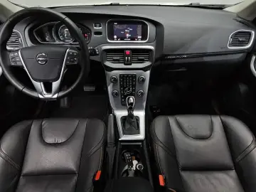 2019 Volvo V40 с пробегом 49 565 км