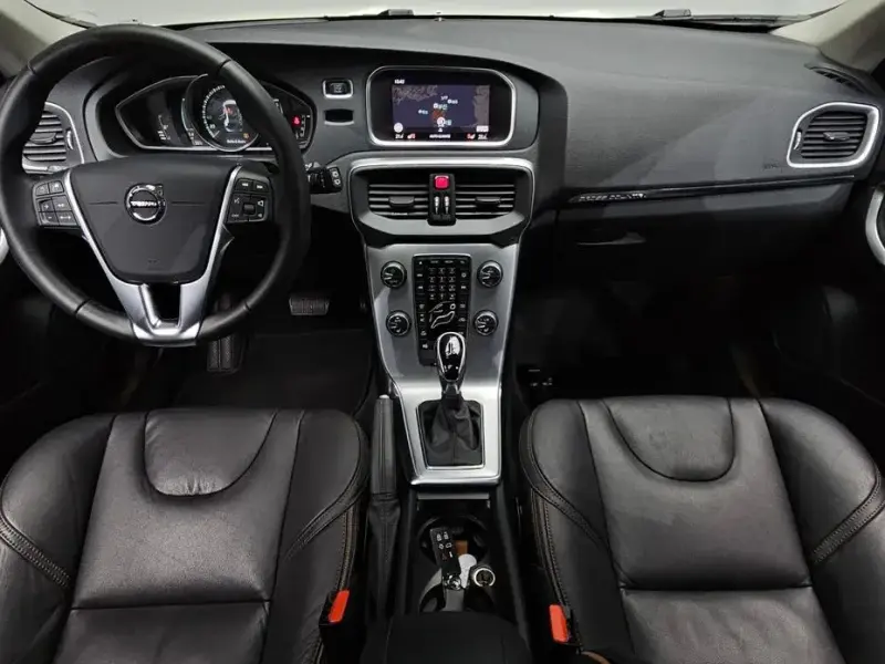 2019 Volvo V40 с пробегом 49 565 км