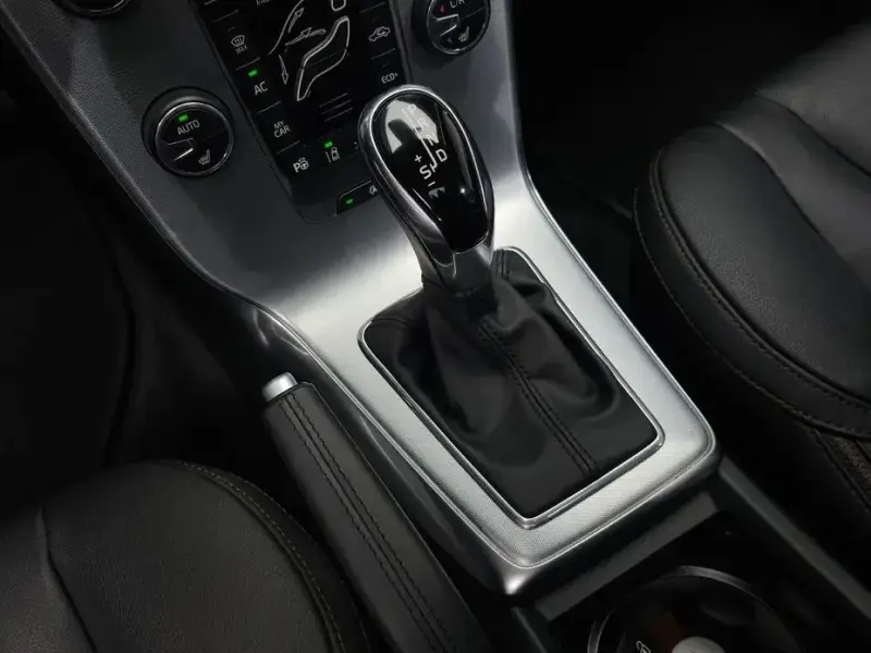 2019 Volvo V40 с пробегом 49 565 км