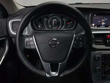 2019 Volvo V40 с пробегом 49 565 км