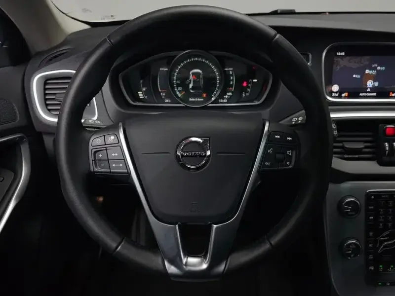 2019 Volvo V40 с пробегом 49 565 км