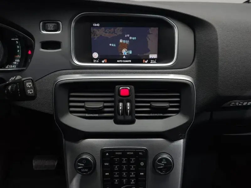 2019 Volvo V40 с пробегом 49 565 км