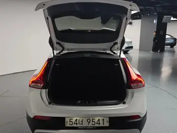 2019 Volvo V40 с пробегом 49 565 км